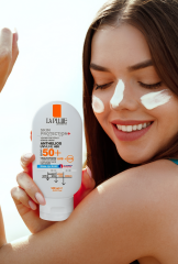 Cosmétique ULTRA LONG UVA PROTECTION GÜNEŞ KORUYUCU SPF50+ Tüm Cilt Tipleri 120ML